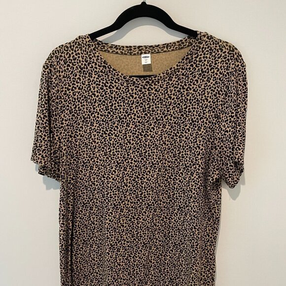 OLD NAVY Luxe Animal Cheetah Leopard Print Soft T-Shirt - Picture 2 of 4